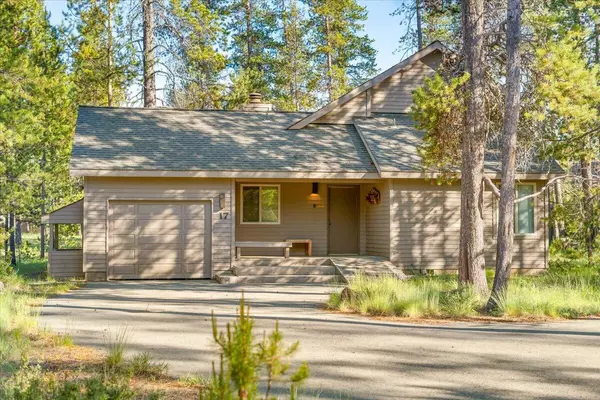 17617 Goldfinch LN #17, Sunriver, OR 97707