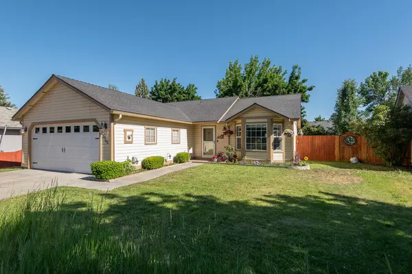 2766 Reindeer AVE, Redmond, OR 97756