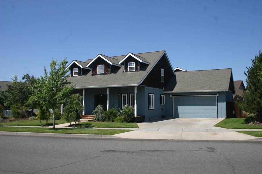 20826 Sierra DR #1 and 2, Bend, OR 97701