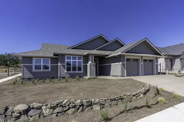 4205 Connection LN, Medford, OR 97504