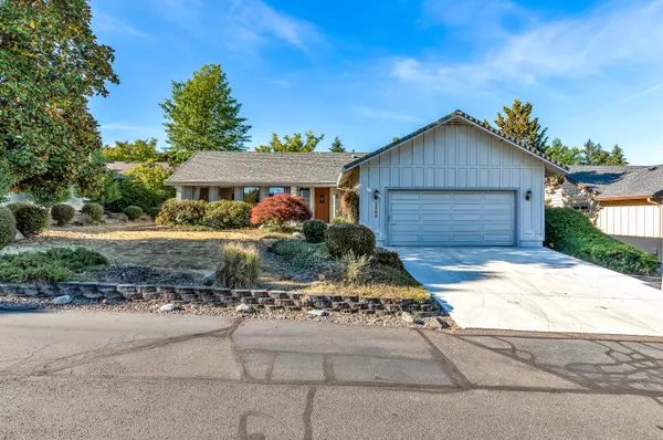 2468 Republic WAY, Medford, OR 97504