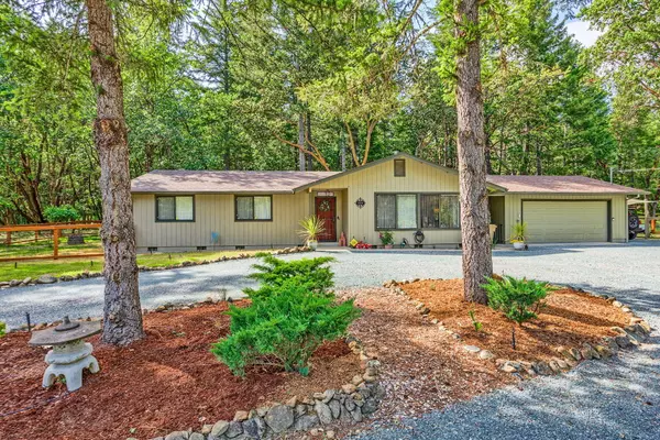 850 Red Mountain DR, Grants Pass, OR 97526
