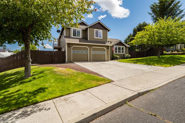 3746 Volcano PL, Redmond, OR 97756