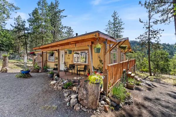 241 Manzanita DR, Prospect, OR 97536