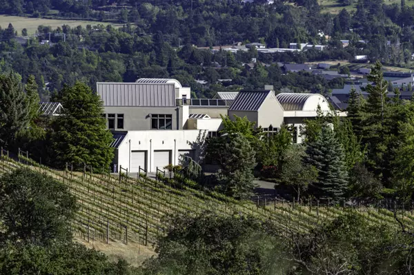 Ashland, OR 97520,786 Pompadour DR