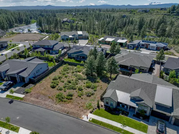 Bend, OR 97702,60885 Deer Creek PL