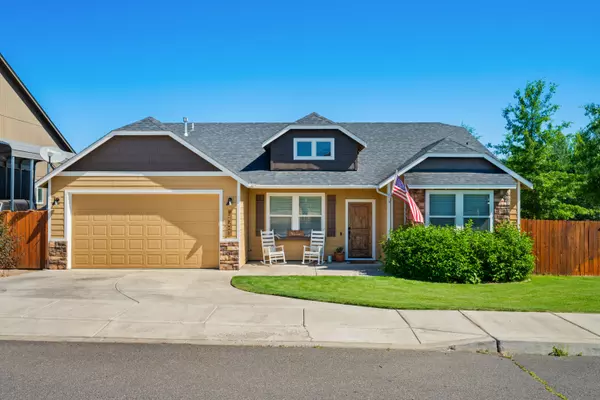 2323 Greenwood AVE, Redmond, OR 97756