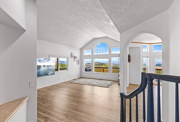 Medford, OR 97501,4958 Pioneer RD