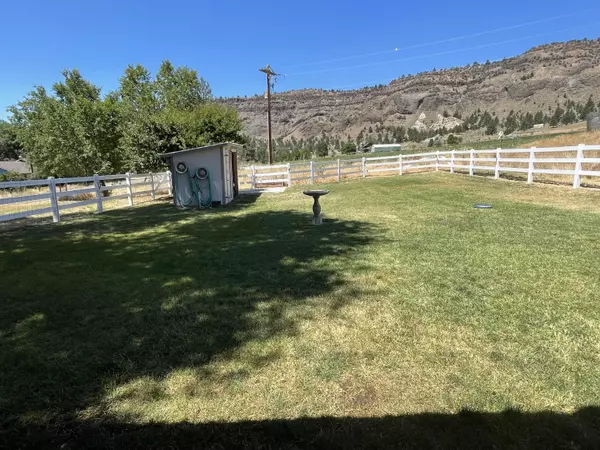 Spray, OR 97874,32311 HWY 19-207