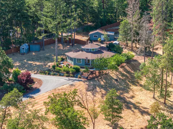 7776 Riverbanks RD, Grants Pass, OR 97527