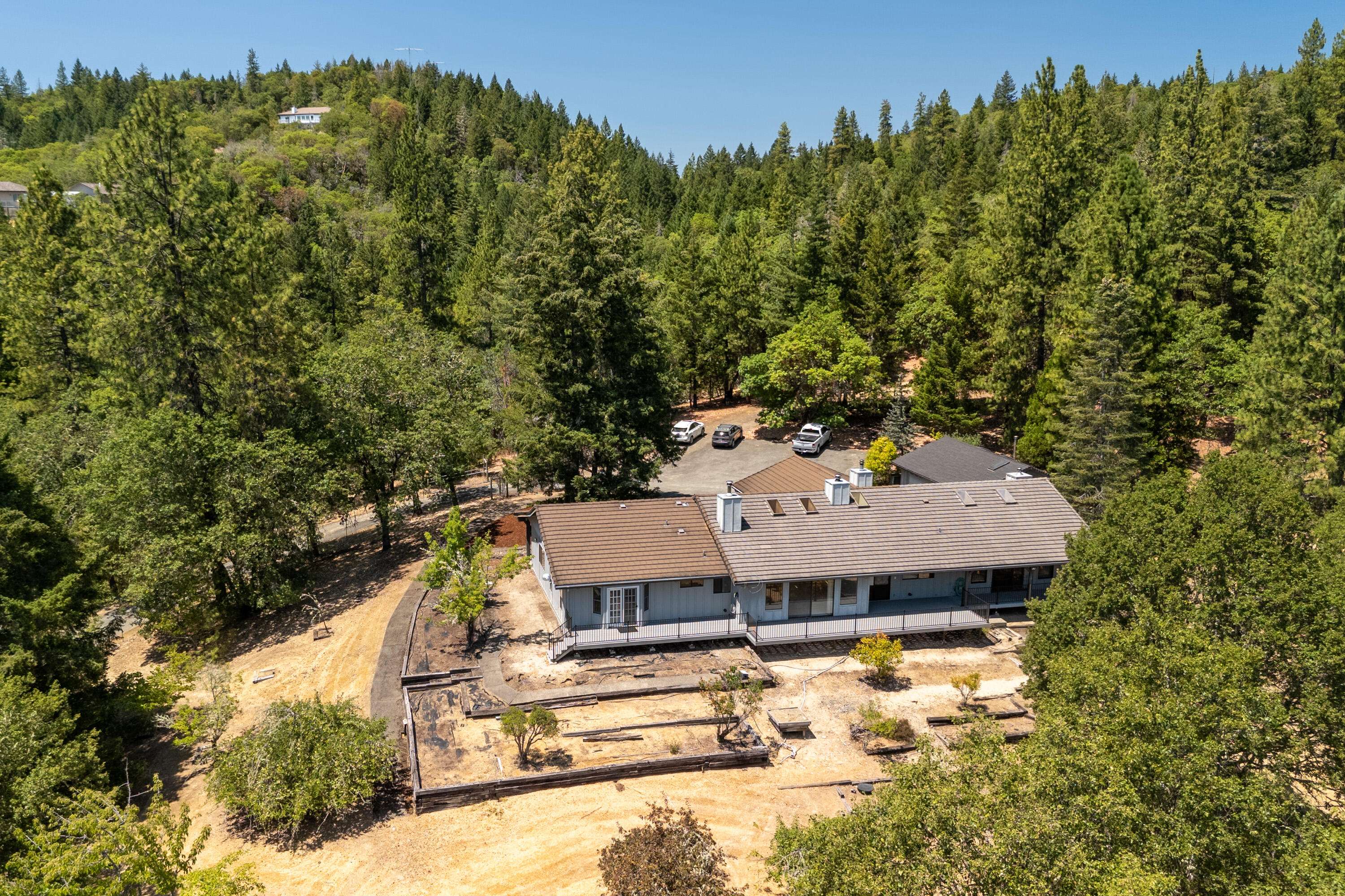 Grants Pass, OR 97526,660 Garnet LN