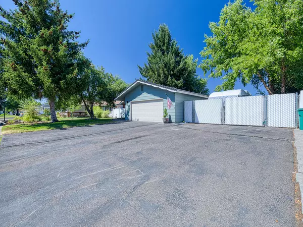 Klamath Falls, OR 97603,5048 Gatewood DR