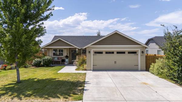 2371 3rd ST,  Redmond,  OR 97756