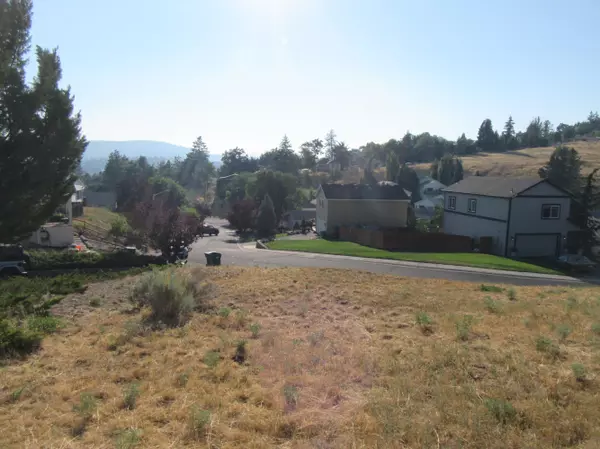Klamath Falls, OR 97601,2320 James Martin CT