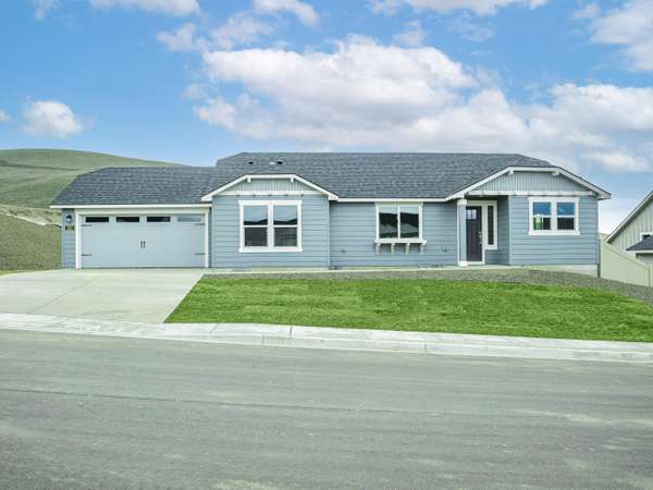 3226 10th PL #Lot #11, Redmond, OR 97756