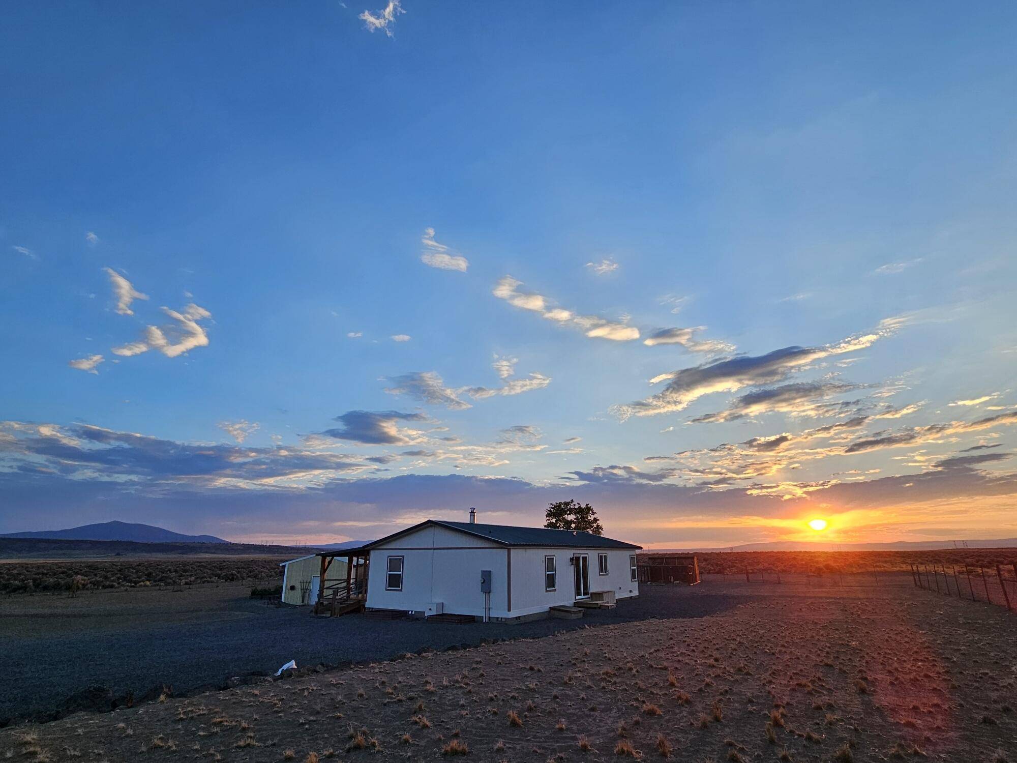 53476 Arrow Gap RD, Silver Lake, OR 97638