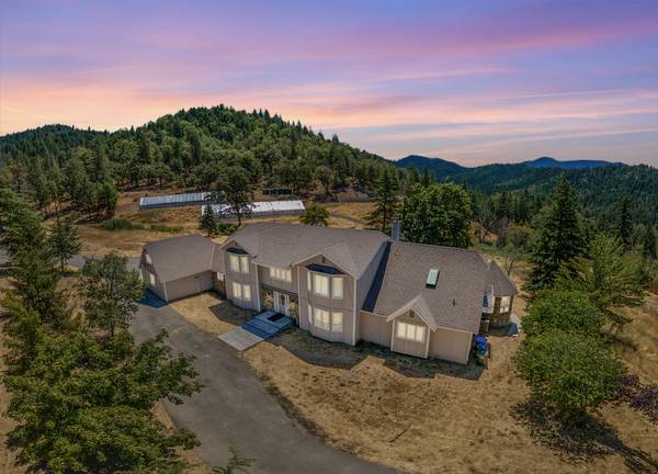 1500 Panther Gulch RD, Williams, OR 97544