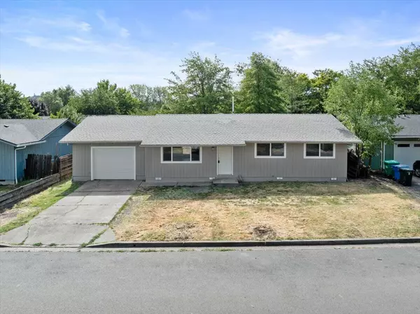 22 Bosc WAY, Eagle Point, OR 97524