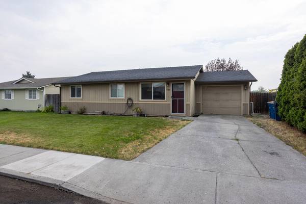 1748 35th ST, Redmond, OR 97756