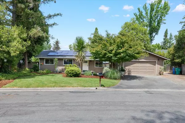 1156 Conestoga DR, Grants Pass, OR 97527