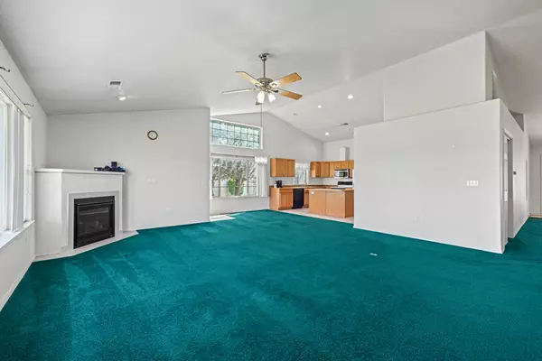 Klamath Falls, OR 97601,895 Hanks ST