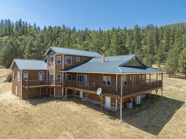 685 Dreamhill DR, Williams, OR 97544