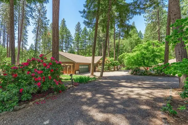 286 Rossier LN, Grants Pass, OR 97527