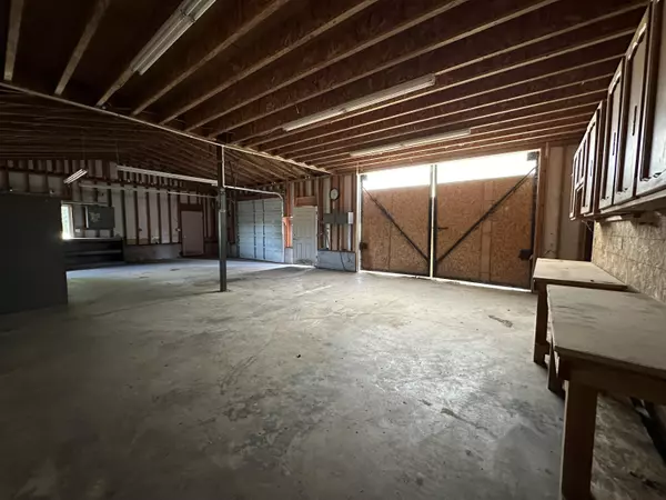 172 Lofland LN Williams, OR 97544