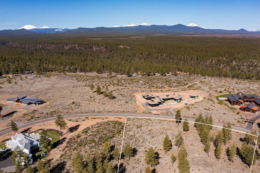 62390 Huntsman LOOP, Bend, OR 97703