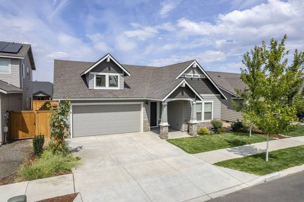 2371 Teak AVE, Redmond, OR 97756