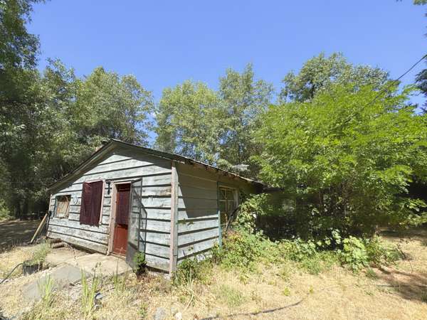 192 Finch RD, Kerby, OR 97531