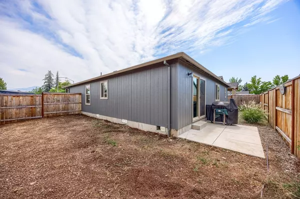 Medford, OR 97501,2829 Caster LN