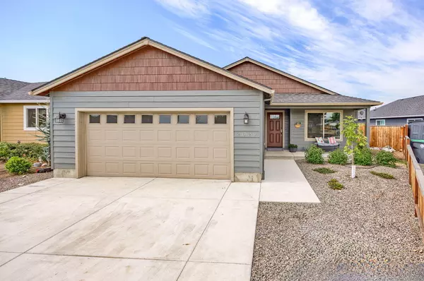 Medford, OR 97501,2829 Caster LN