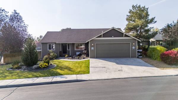 2214 Lava CT, Redmond, OR 97756