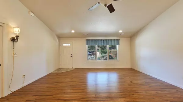 Shady Cove, OR 97539,130 Holly ST