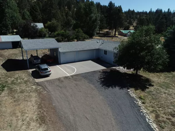 Klamath Falls, OR 97601,14923 Clover Creek RD