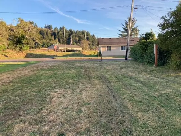 Reedsport, OR 97467,727 Myrtle AVE