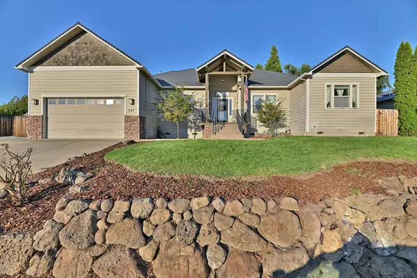 587 Old Waverly WAY, Eagle Point, OR 97524