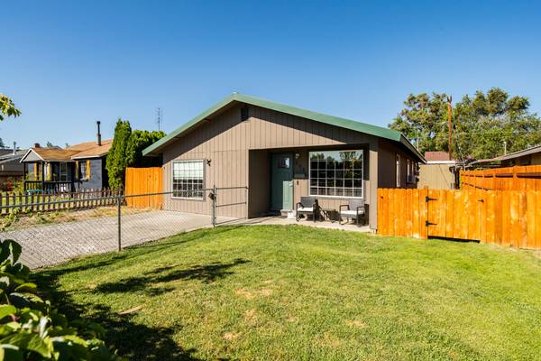 645 7th ST, Redmond, OR 97756