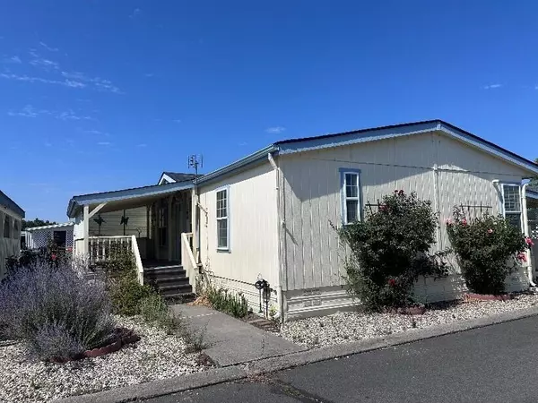 4200 Summers LN #24, Klamath Falls, OR 97603