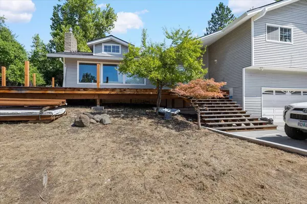 Medford, OR 97504,1627 Highcrest DR