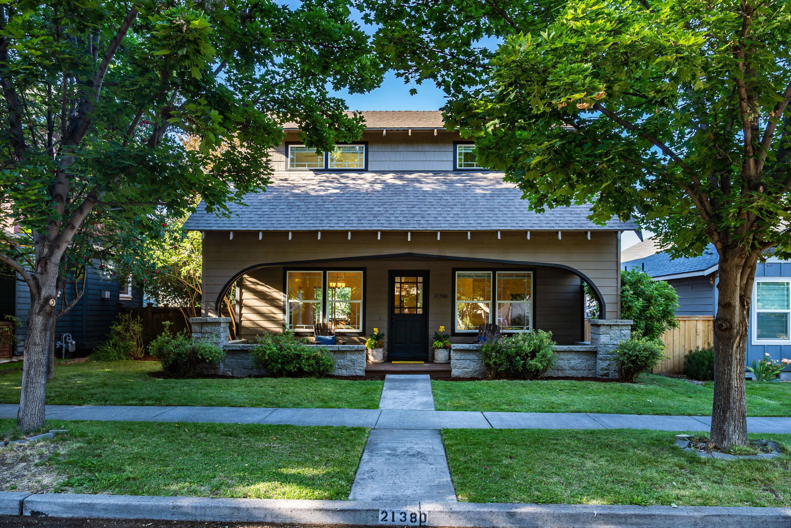 Bend, OR 97701,21380 Oakview DR