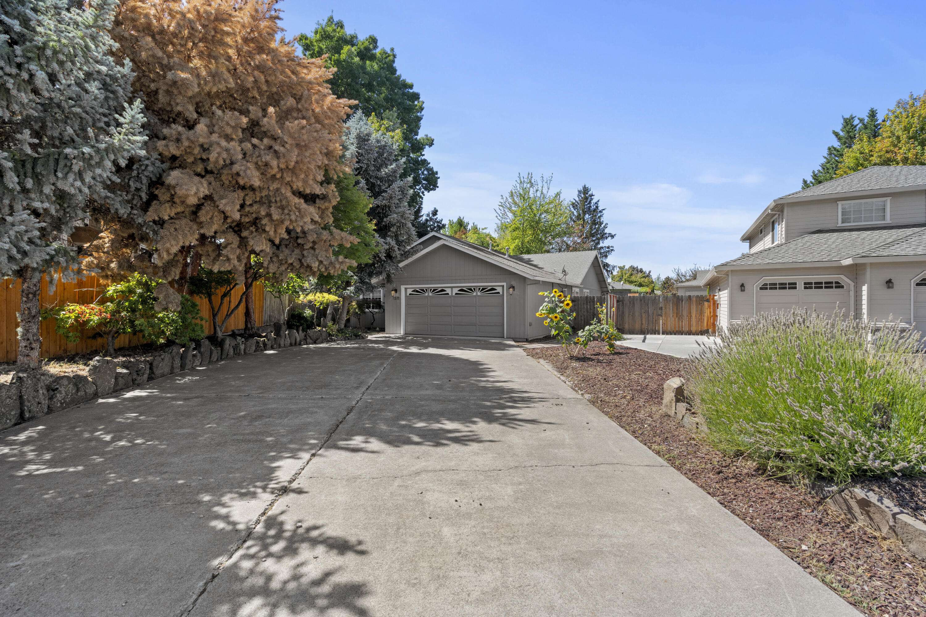 1371 Brook CT,  Medford,  OR 97504