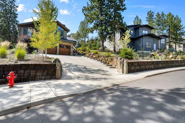 3143 Shevlin Meadow DR, Bend, OR 97703