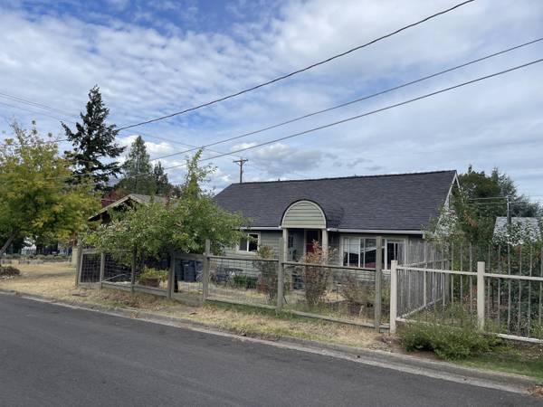 Ashland, OR 97520,30-36 Dewey ST