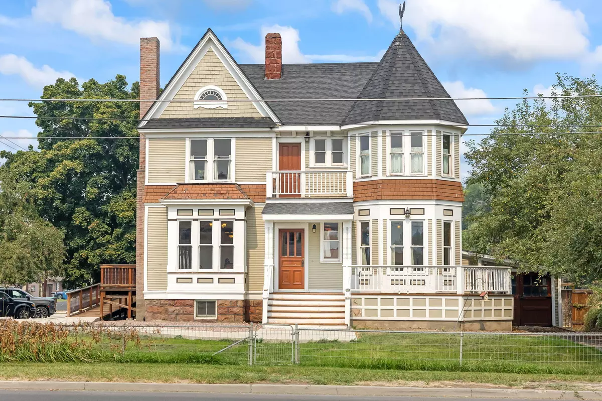 Prineville, OR 97754,305 7th ST