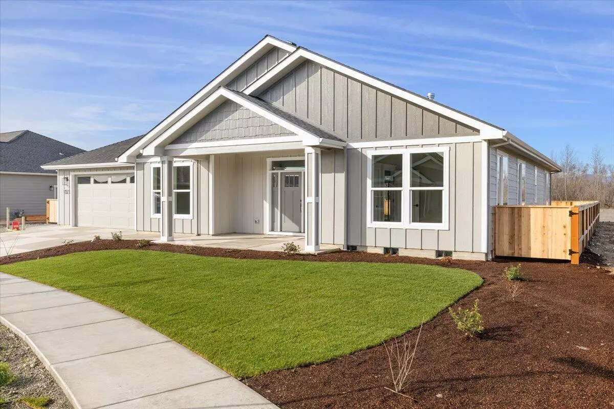 Central Point, OR 97502,1757 River Run ST