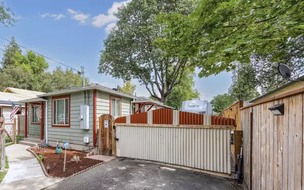 Grants Pass, OR 97526,437 Wildwood AVE