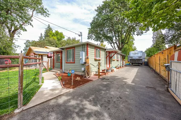 Grants Pass, OR 97526,437 Wildwood AVE