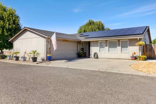 3455 Lazy LN, White City, OR 97503